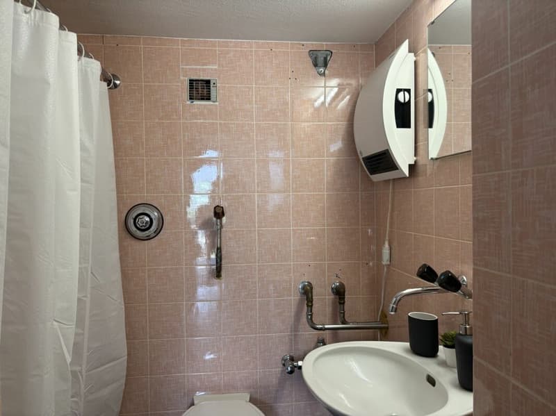 Charmantes 3.5 Zi.-Ferienhaus mit Bergsicht & Garten - nah am Golfplatz (14)