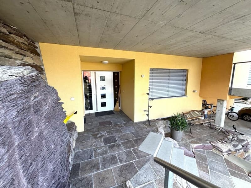 Attraktives 6.5 Zimmer-Doppeleinfamilienhaus mit Garten und Aussicht (32)
