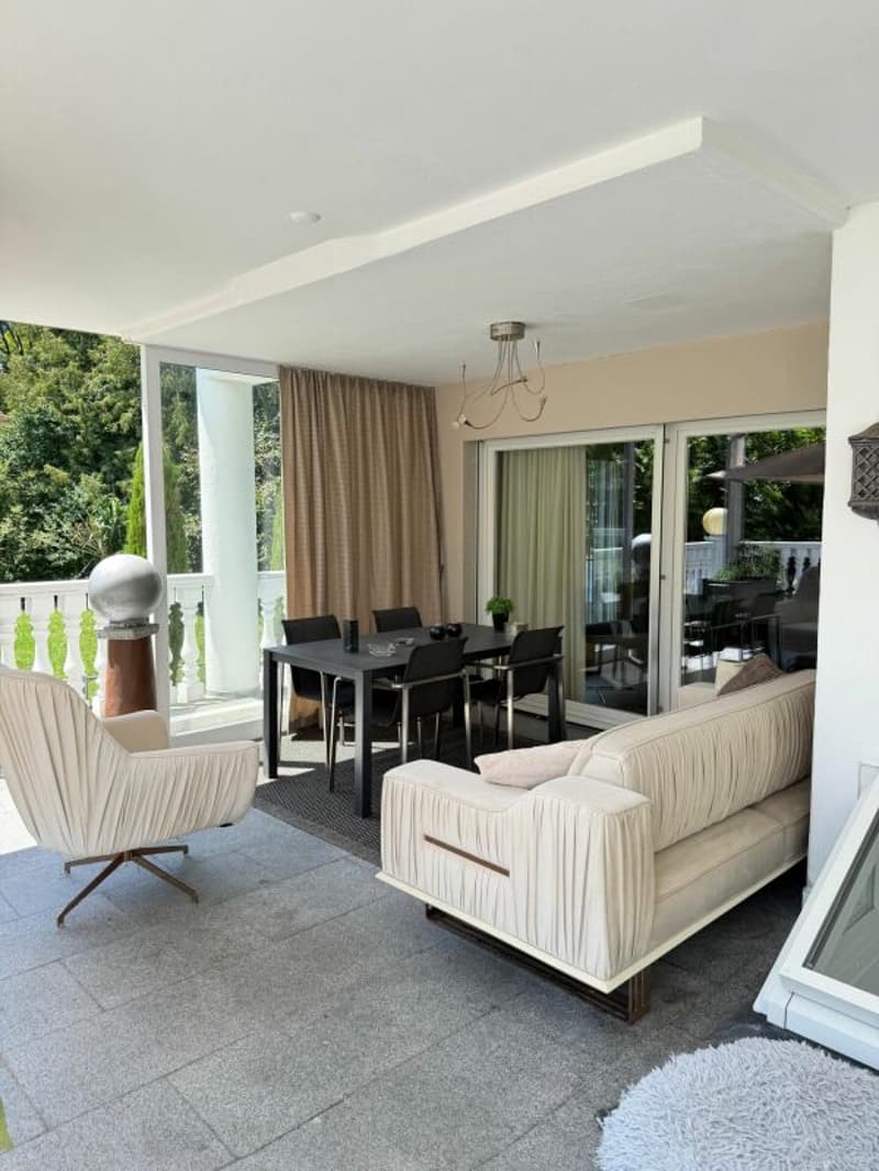 Hochwertige 2.5-Zimmerwohnung mit Terrasse und herrlichem Schlossblick (13)