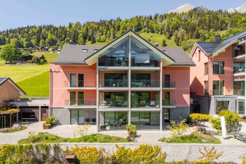 Wohnen mit Weitsicht - hochwertige 3.5-Zimmerwohnung (zweitwohnungstauglich) mit Balkon und Terrasse (2)