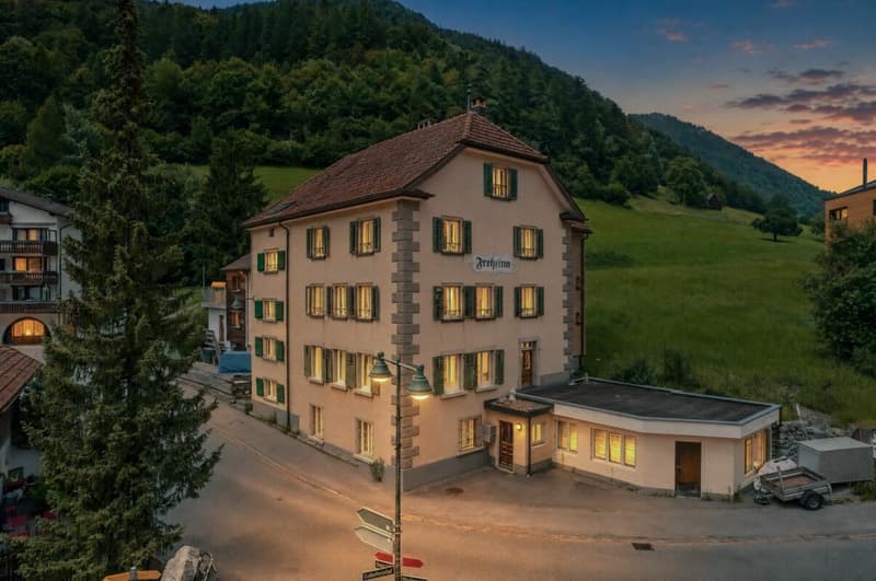 Das Raumwunder im Taminatal: 9-Zimmer Haus mit viel Potenzial (2)