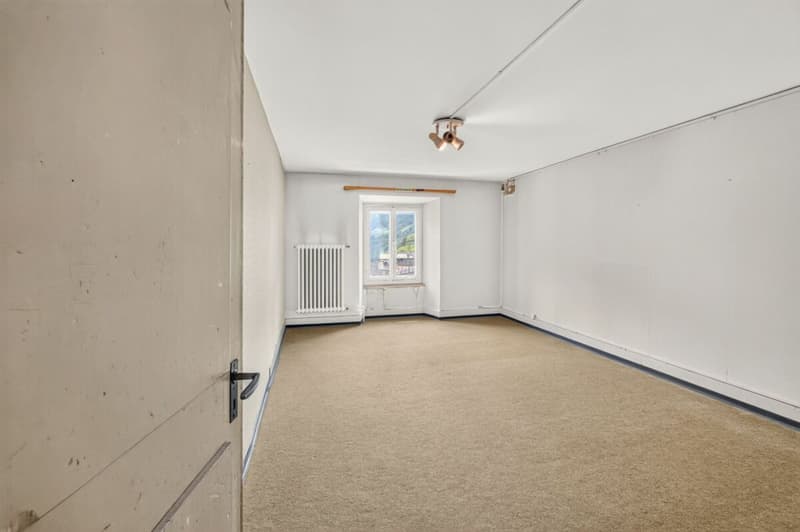 Das Raumwunder im Taminatal: 9-Zimmer Haus mit viel Potenzial (12)