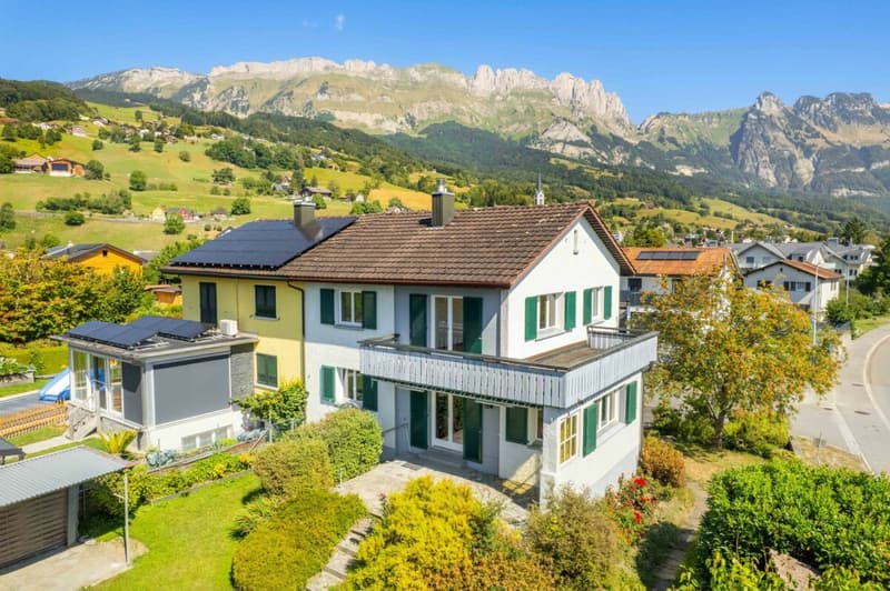 Charmantes Doppeleinfamilienhaus an ruhiger Lage mit Weitsicht (1)