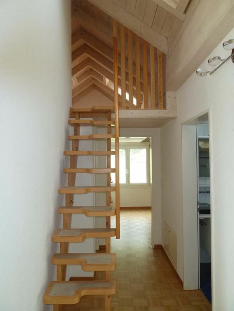 Gemütliche 3.5-Zimmer-Dachwohnung mit Specksteinofen und Galerie (4)