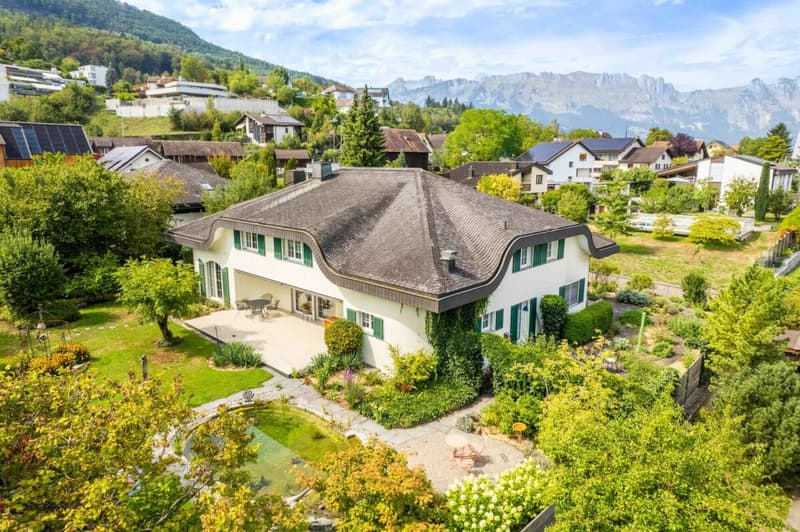 Ein Zuhause der besonderen Art - charmantes 7.5-Zimmer Einfamilienhaus mit Gartenidylle (27)