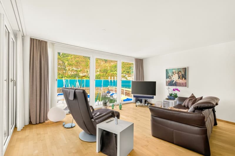 Wohnen in erster Seereihe: 4.5-Zimmerwohnung mit Seepanorama und Blick auf die Churfirsten (2)