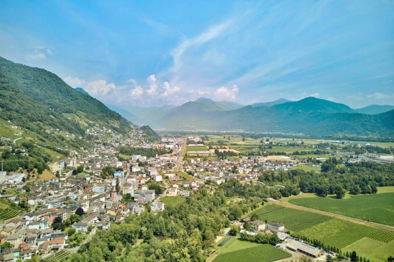 Sofort bezugsbereite Zweitwohnung in Tenero mit Balkon, Parkplatz und kurzem Weg zum See (21)