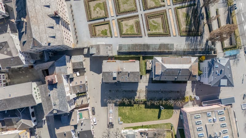 Locali di ufficio con appartamento monolocale in una posizione preferita a Brig (11)