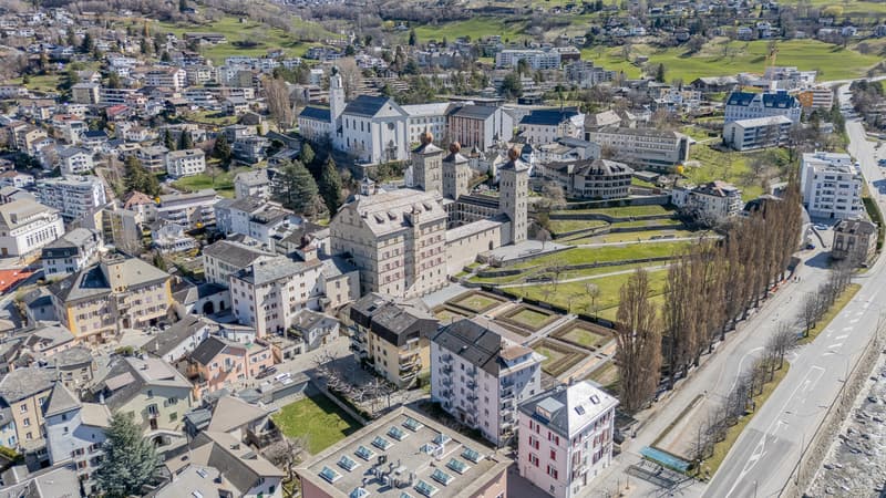 Locali di ufficio con appartamento monolocale in una posizione preferita a Brig (8)
