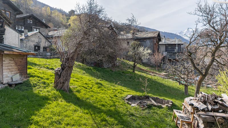 Charming apartment in a rustic Valais house above Visp (13)