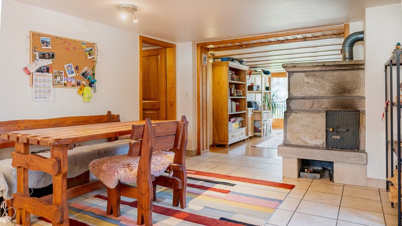Charming apartment in a rustic Valais house above Visp (6)
