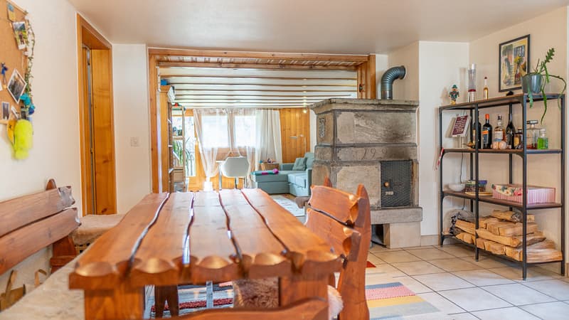 Charming apartment in a rustic Valais house above Visp (5)