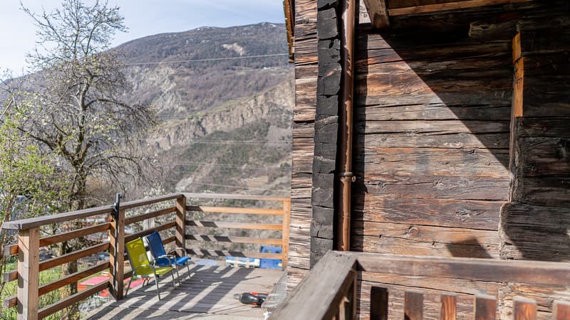 Charming apartment in a rustic Valais house above Visp (2)