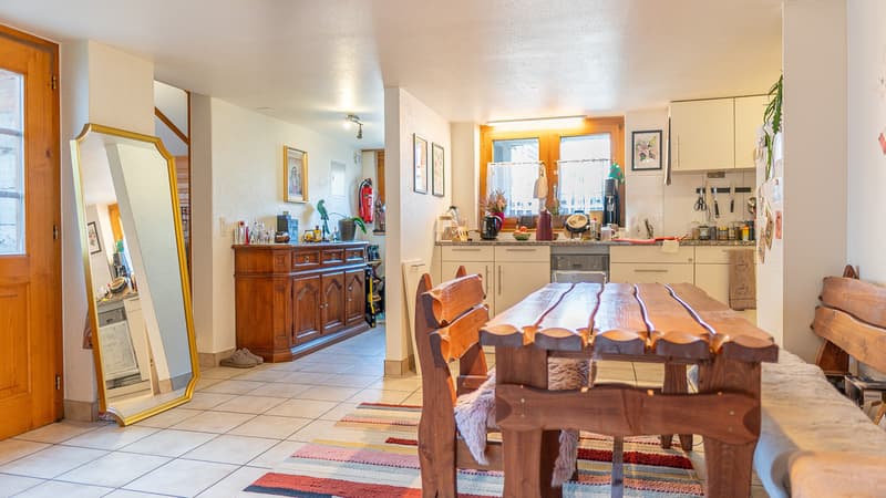 Charming apartment in a rustic Valais house above Visp (7)