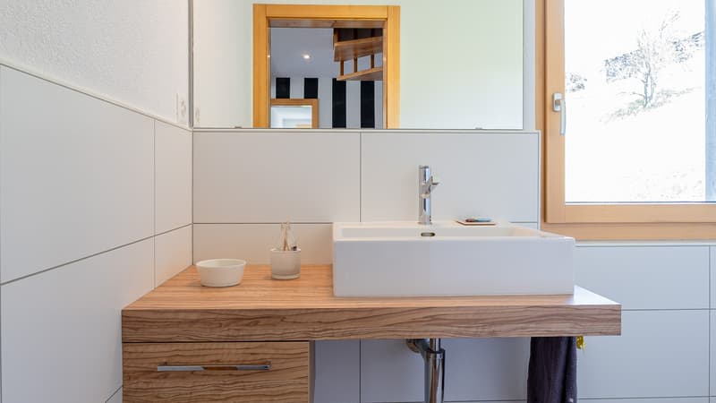 Modern 4.5-room first-floor apartment in Bürchen (11)