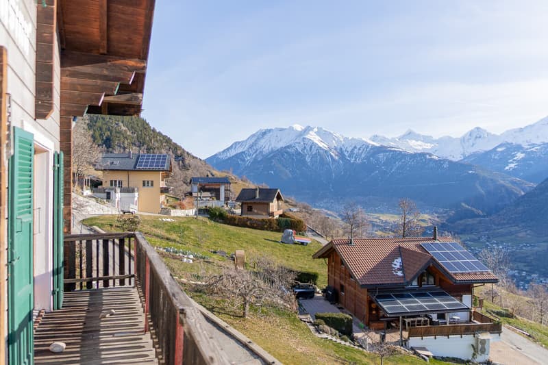 Two-family house and stable with great views and perfect sunshine (3)