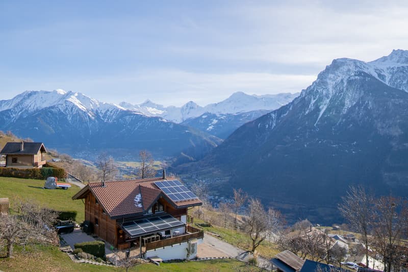 Two-family house and stable with great views and perfect sunshine (8)