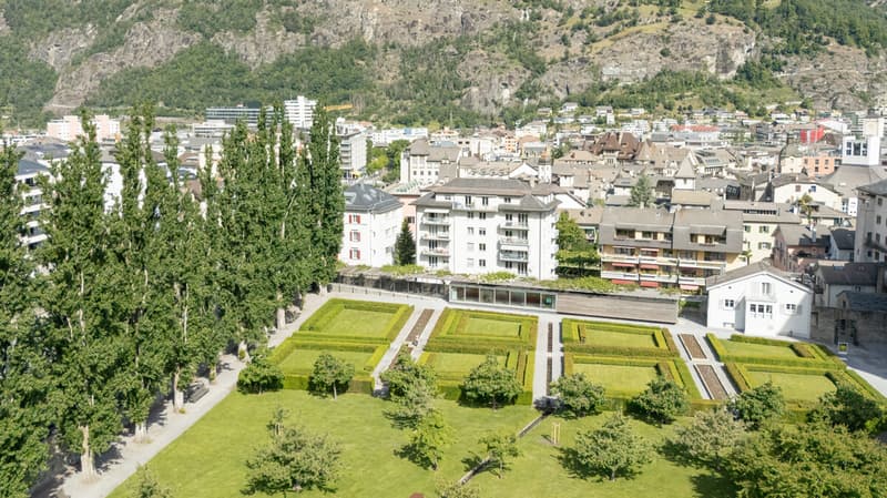 Aussichtsreiche 4.5-Zimmerwohnung am Schlossgarten von Brig (2)