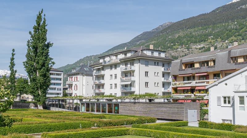 Aussichtsreiche 4.5-Zimmerwohnung am Schlossgarten von Brig (1)