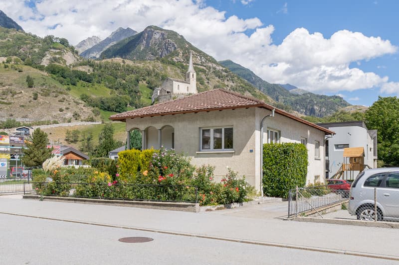Einladendes Einfamilienhaus im Zentrum von Raron (1)