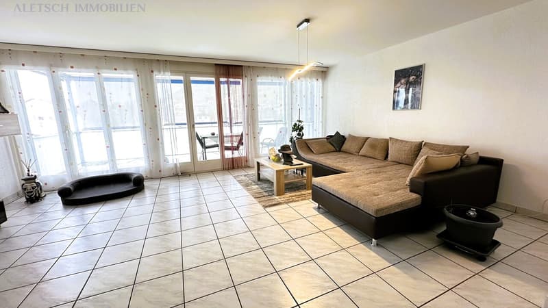 Appartamento centrale di 4,5 locali con balcone orientato a sud, nel centro del villaggio (2)