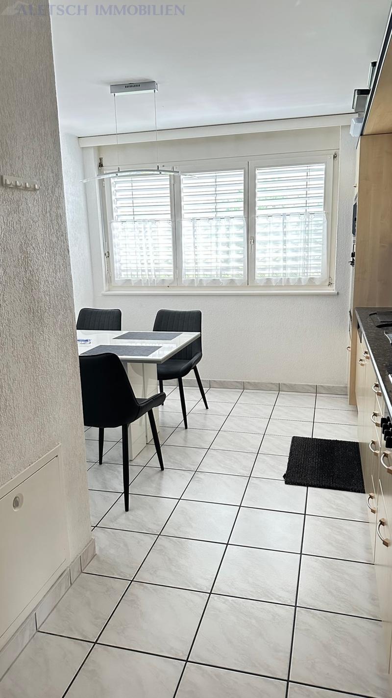 Appartamento centrale di 4,5 locali con balcone orientato a sud, nel centro del villaggio (10)