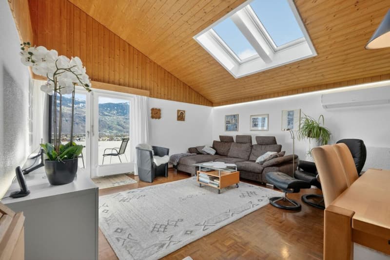 Einfamilienhaus mit Einliegerwohnung an idyllischer Lage mit herrlicher Aussicht - RESERVIERT (2)