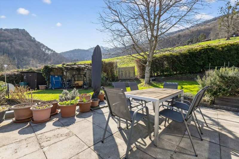 Einfamilienhaus mit Einliegerwohnung an idyllischer Lage mit herrlicher Aussicht - RESERVIERT (12)