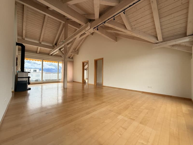 grosszügige 3.5 Zimmer-Dachwohnung im Zentrum von Buchs-Räfis (2)