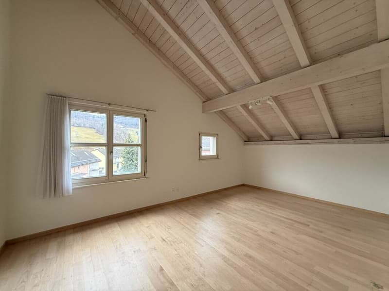 grosszügige 3.5 Zimmer-Dachwohnung im Zentrum von Buchs-Räfis (5)