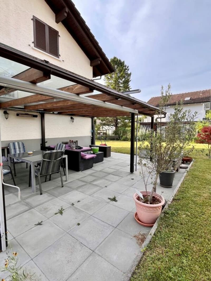 charmantes 5 1/2 Zi-Einfamilienhaus an idyllischer Wohnlage im Grünen (8)