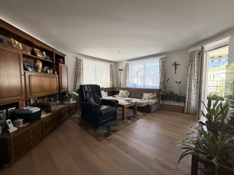 charmante 4 ½ - Zimmerwohnung an attraktiver und sonniger Wohnlage (3)