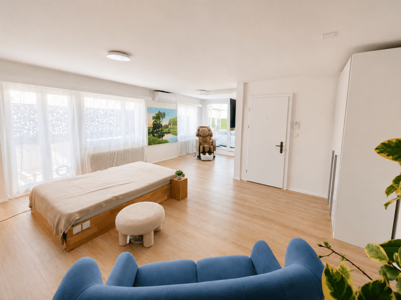 Helles und offenes Wohnzimmer