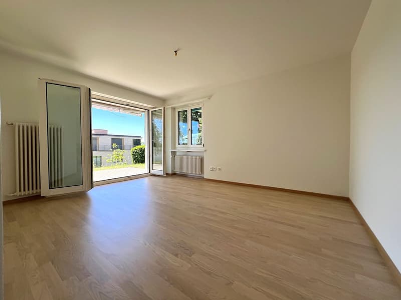 Renovierte 1.5-Zimmer-Wohnung mit Sitzplatz und Parkplatz in Zürich Seebach (3)