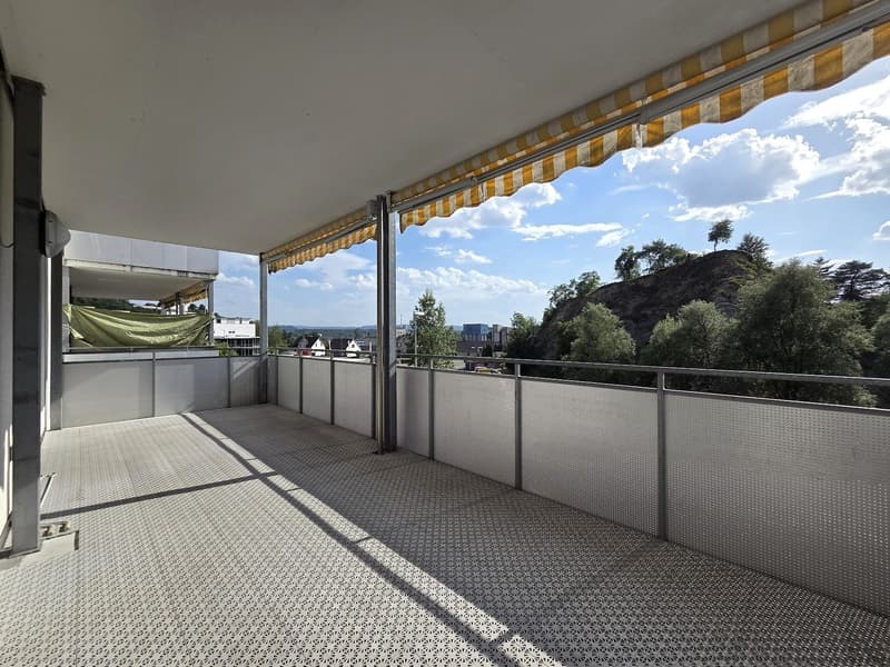 Helle 3.5-Zimmer-Wohnung mit Balkon und schöner Aussicht in Holderbank (10)