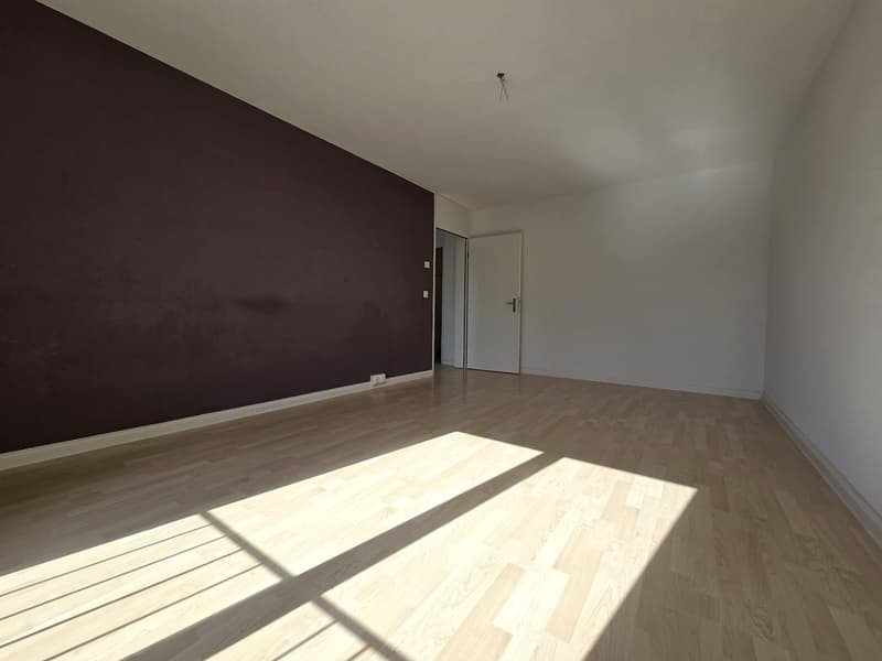 Helle 3.5-Zimmer-Wohnung mit Balkon und schöner Aussicht in Holderbank (5)