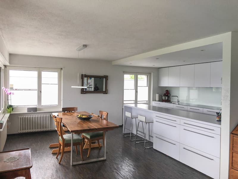 Stadtnahe 5.5 Zimmer Wohnung mit Hallenbad & Sauna (1)