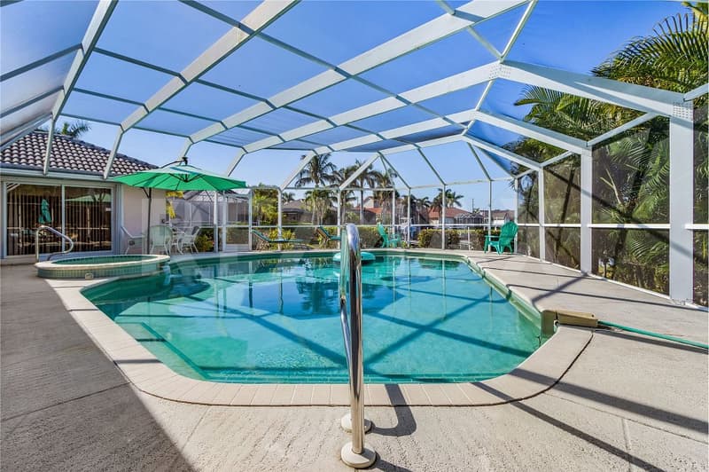 Florida-Traumhaus mit Meerzugang Schweizer Chancen direkt am Wasser! (3)