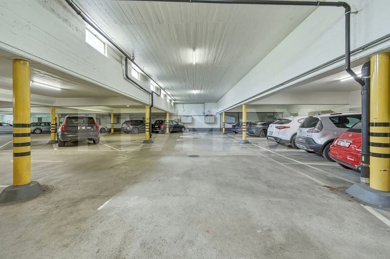 Seltene Anlagegelegenheit: Einstellhalle mit 31 Einstellhallenplätzen (9)