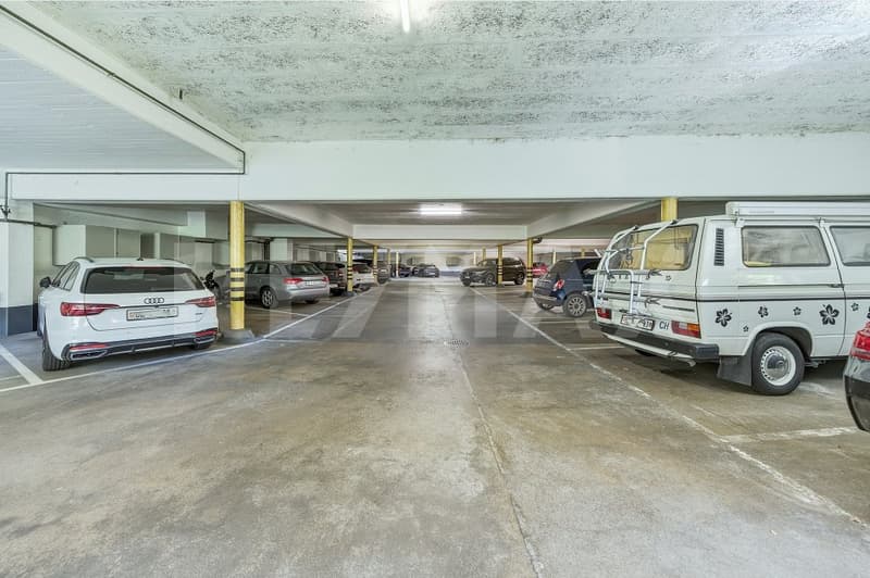 Seltene Anlagegelegenheit: Einstellhalle mit 31 Einstellhallenplätzen (1)