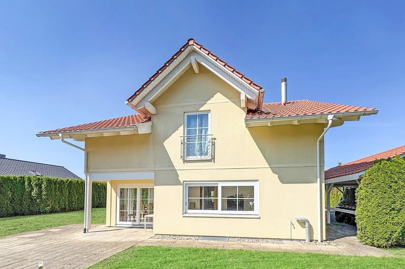 Freistehendes Einfamilienhaus mit Stil und Privacy (12)