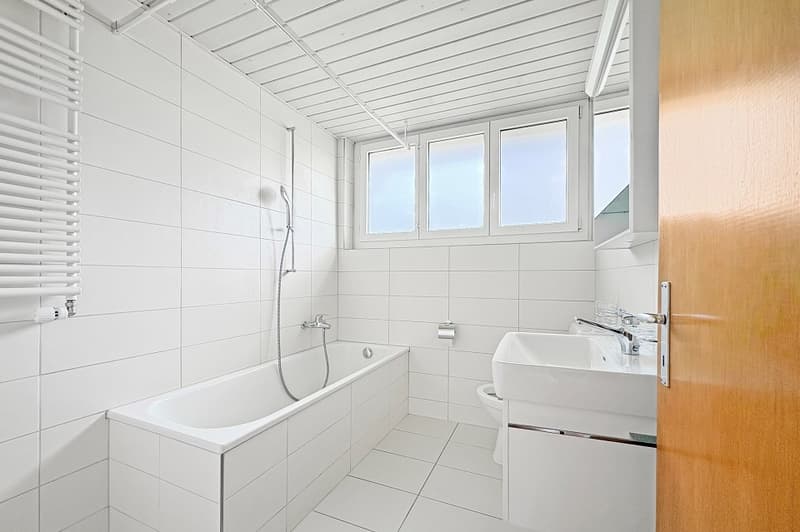 Zweifamilienhaus mit Pool und traumhaftem Garten an der Worble (9)