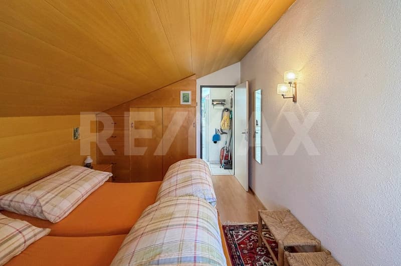 Sonnige 2½ - Zimmer Dachwohnung in Kandersteg (10)