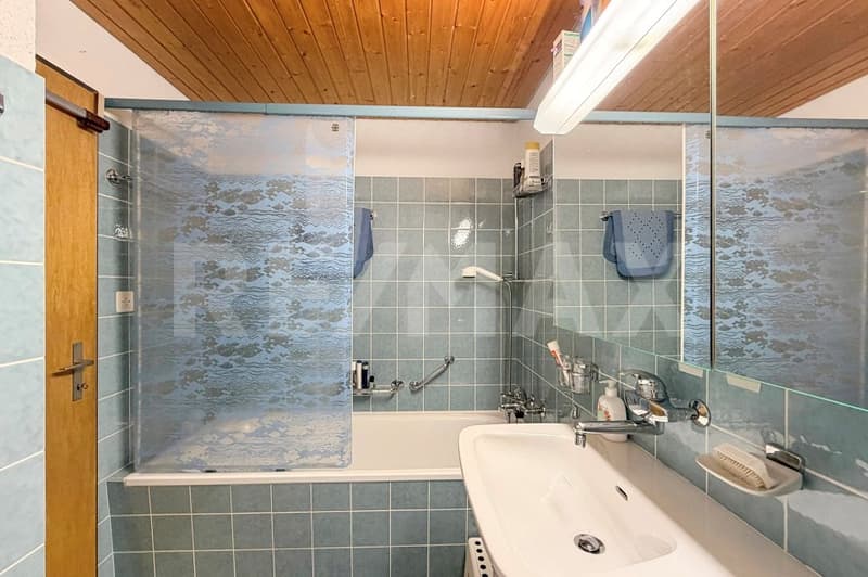 Sonnige 2½ - Zimmer Dachwohnung in Kandersteg (11)