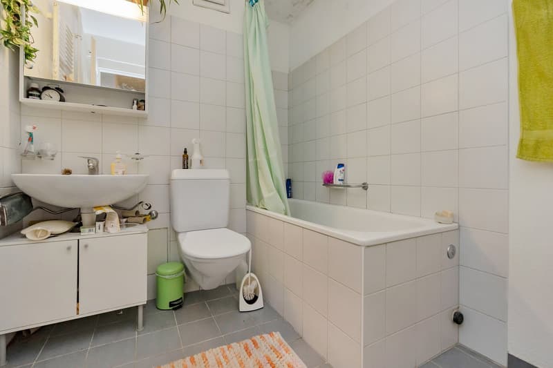 Sonnige 2.5-Zimmer-Wohnung mit Balkon im beliebten Weissenbühl-Quartier (3)