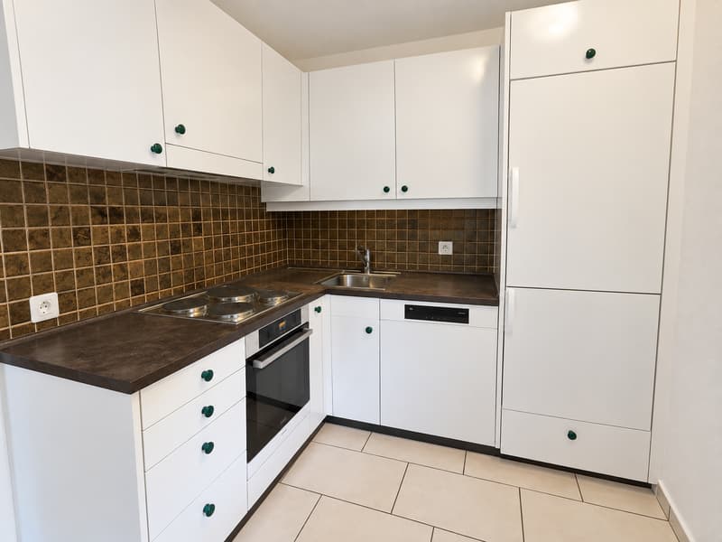 Charmante 3-Zimmer-Wohnung mit Terrasse in Bern Weissenbühl (2)