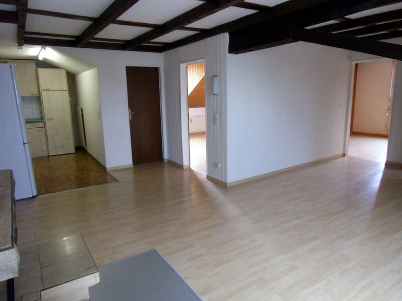 Charmante 5-Zimmer-Dachwohnung in Winden TG – Rustikal und gemütlich (5)