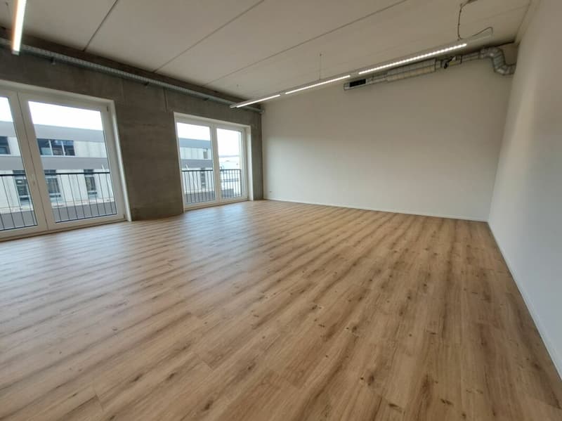 Attraktives Büro mit 107m2 in Gewerbegebäude zu vermieten (5)