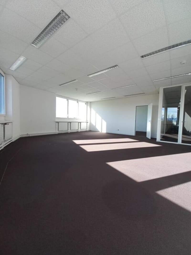 Espace de bureau au 1er étage à louer (5)