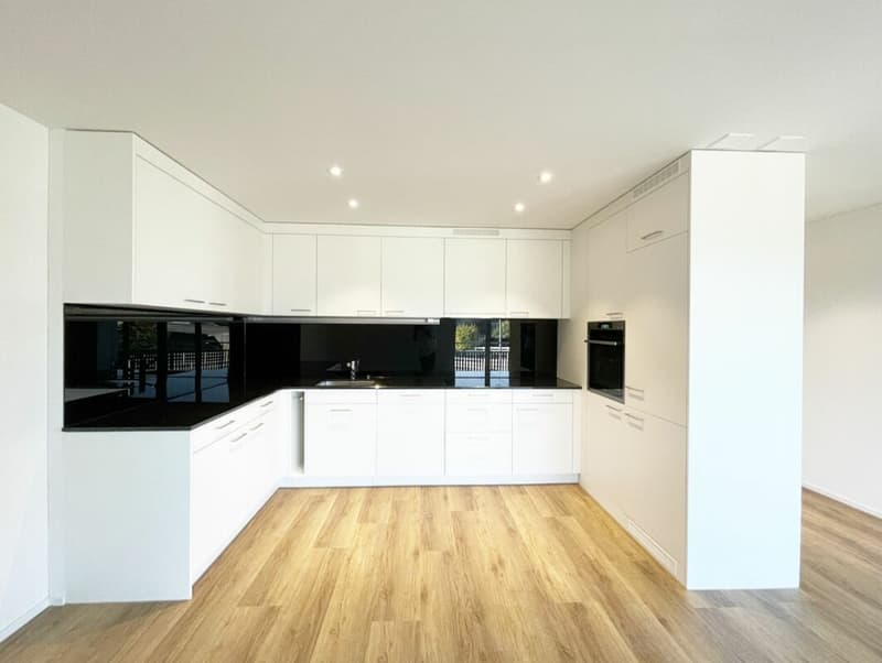 Helle, ruhige 4.5 Zi.-Wohnung mit mit grosszügigem Sitzplatz (5)